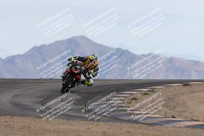 media/Nov-16-2025-Race Pace (Sun) [[8c5fa54630]]/Non Verified Riders (1st 20 Minutes)/6-Turn 12 (2pm)/